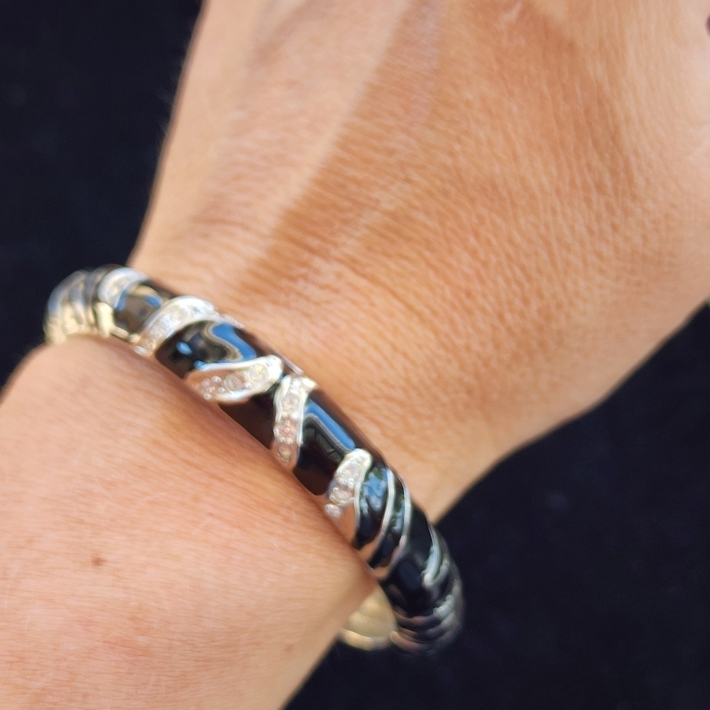 Cookie Lee Elegant Black and Silver Bracelet #88003 NWT